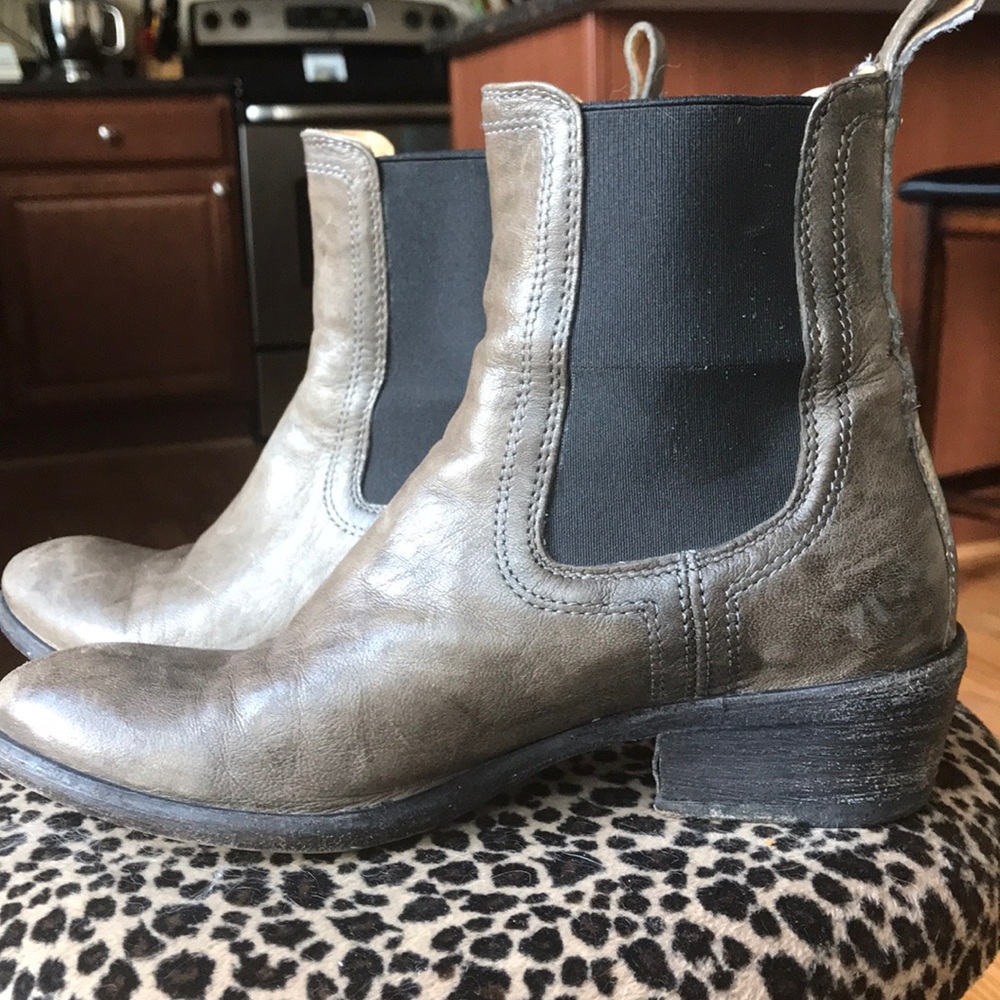 Frye Chelsea boots in smoke grey